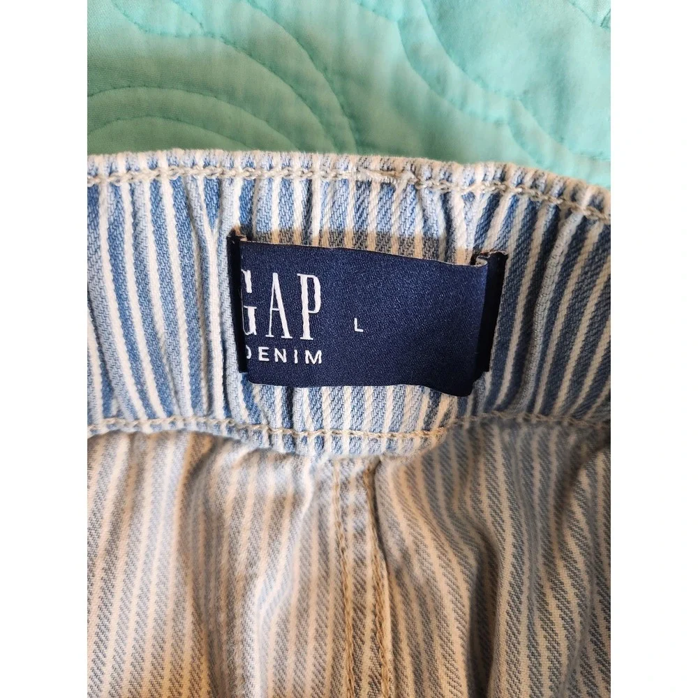 Gap Factory Blue Railroad Stripe Ultrasoft Denim Utility Shorts 4in Inseam S
